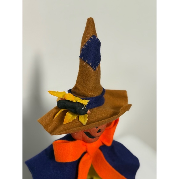 Gifts by House of Lloyd Dressed for The Occasion Pumpkin Scarecrow Decoration - Picture 3 of 10